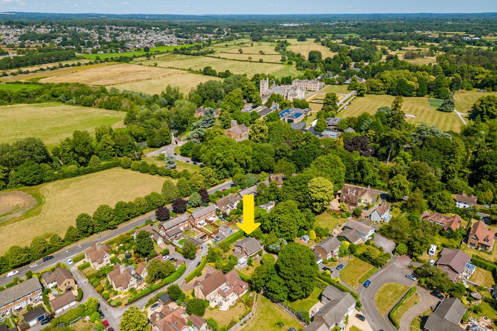 A DRONE CANFORD SCHO